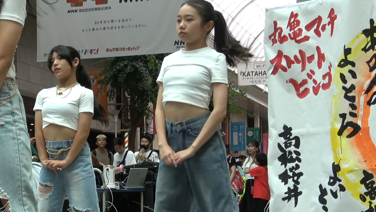 ふくらみかけ　乳首 削除】白Tで薄っすら乳首ポチ！？膨らみかけの乳房が魅せる | ぽいちtube